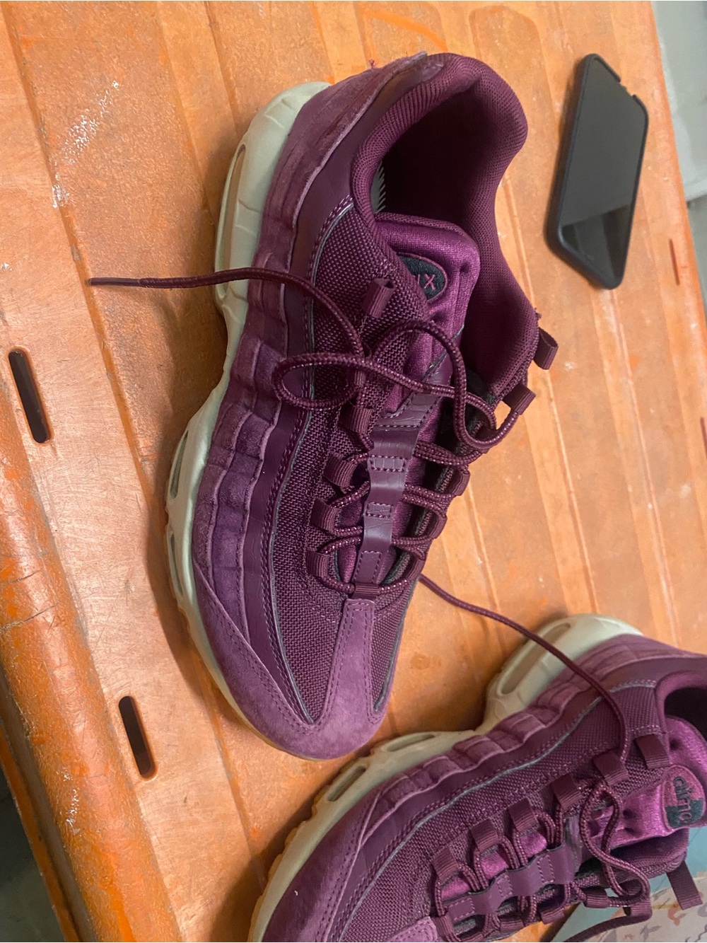 Nike Air Max 95 SE Bordeaux Gum